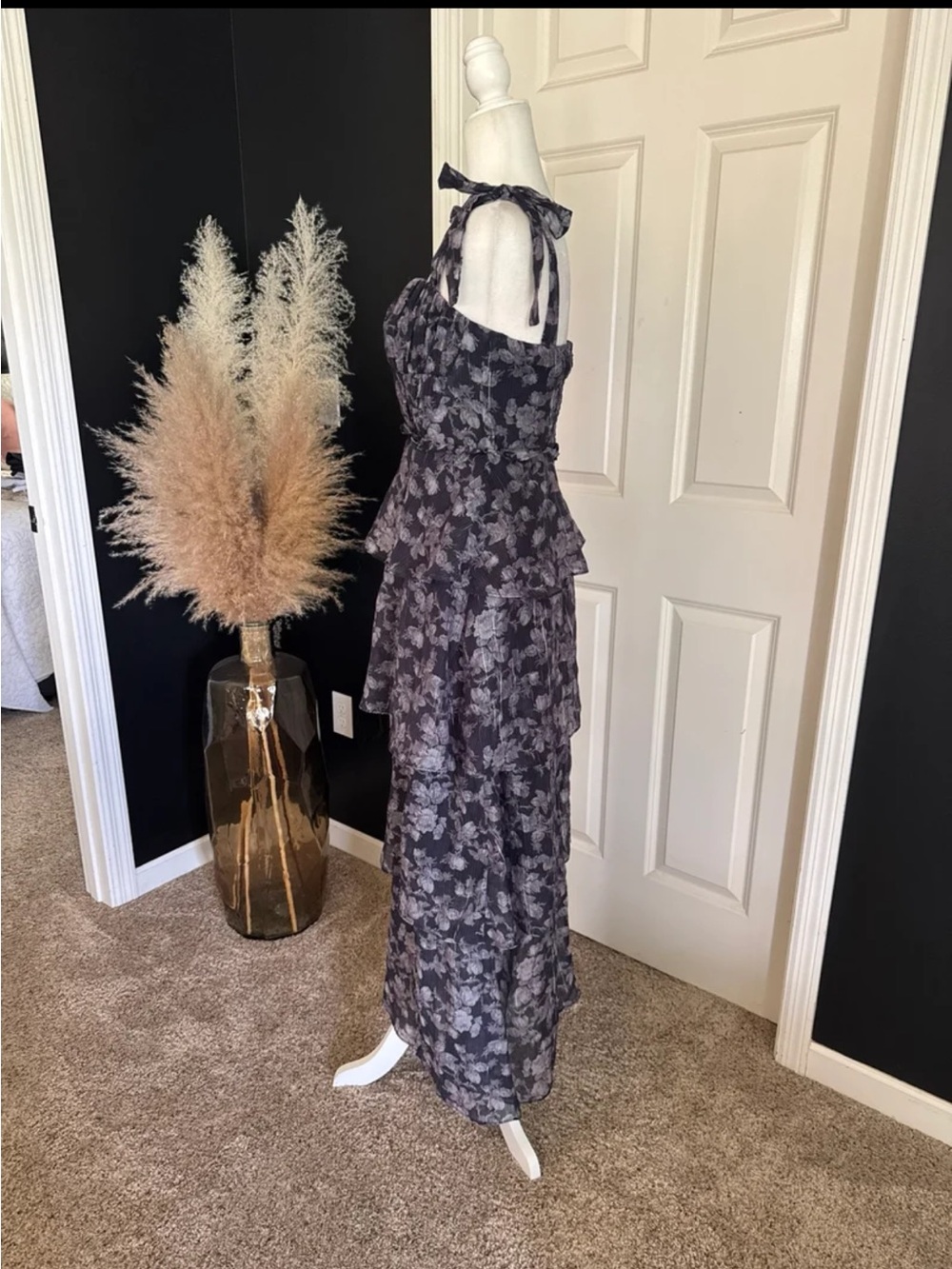 Astr the Label- Mellorie Floral Tiered Maxi Dress size Small - Picture 9 of 12